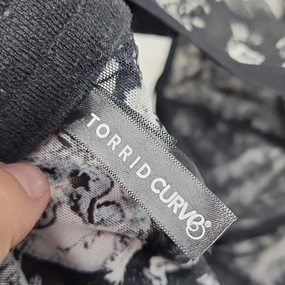 Torrid Simply Mesh Skull Floral Bra Size 2X - Picture 7 of 11